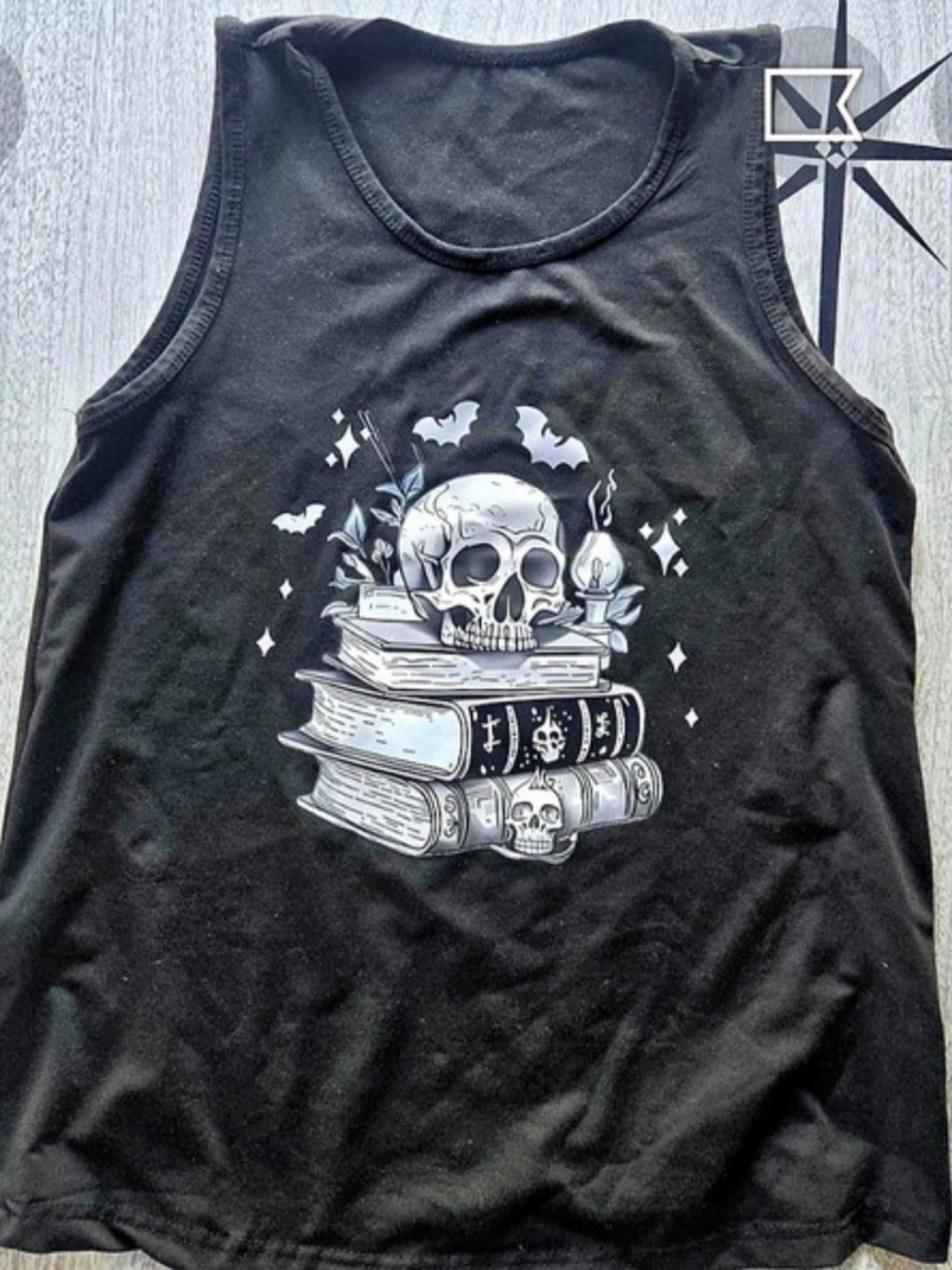 Skull Graphic Tank Top in Black Large
